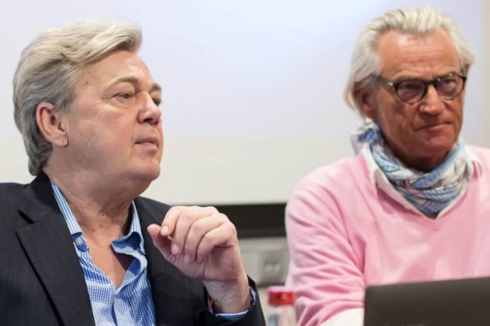 Dr. Prinz (li.) erzählt von seinem Leben als Medien- und Staranwalt